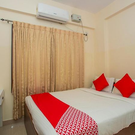 Отель Oyo 4797 Lulu Hospitality Yelahanka Экстерьер фото