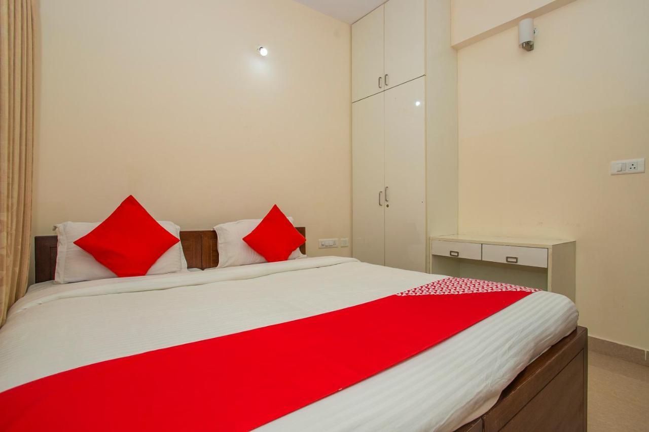 Отель Oyo 4797 Lulu Hospitality Yelahanka Экстерьер фото