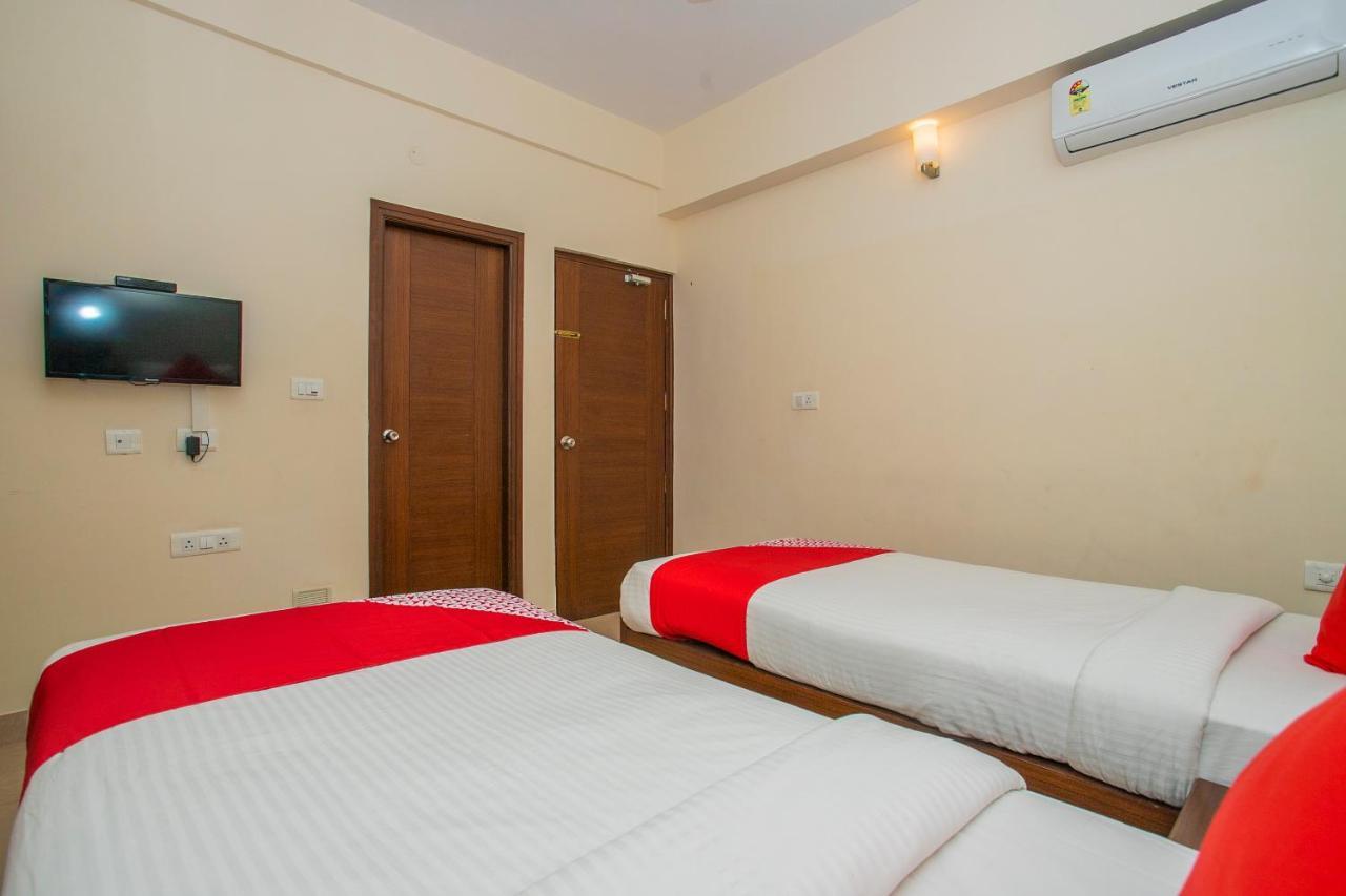 Отель Oyo 4797 Lulu Hospitality Yelahanka Экстерьер фото