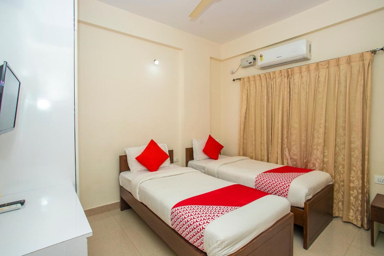Отель Oyo 4797 Lulu Hospitality Yelahanka Экстерьер фото