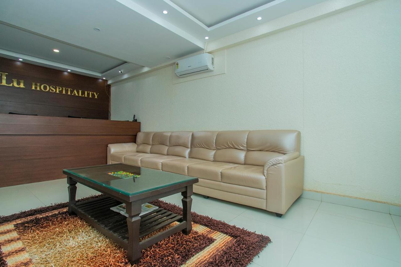 Отель Oyo 4797 Lulu Hospitality Yelahanka Экстерьер фото