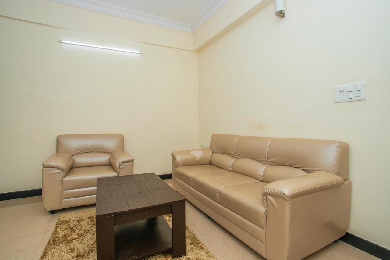 Отель Oyo 4797 Lulu Hospitality Yelahanka Экстерьер фото