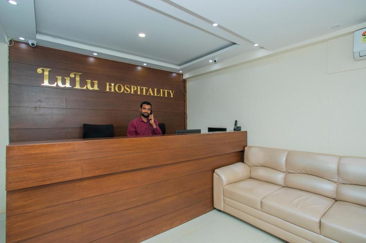 Отель Oyo 4797 Lulu Hospitality Yelahanka Экстерьер фото