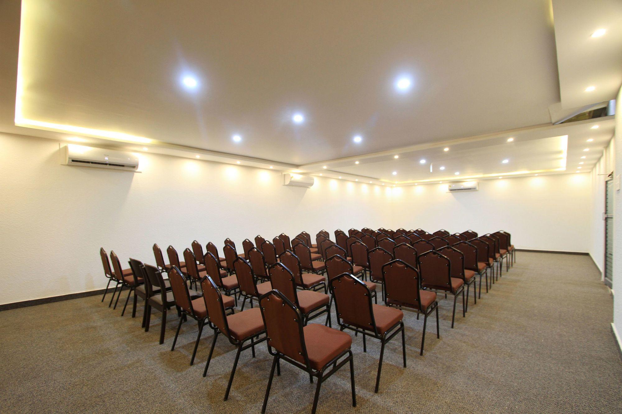 Отель Oyo 4797 Lulu Hospitality Yelahanka Экстерьер фото